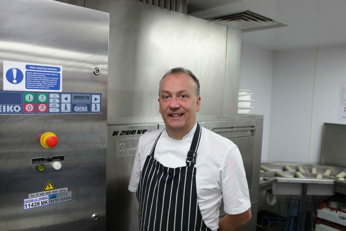 Commercial dishwashing equipment