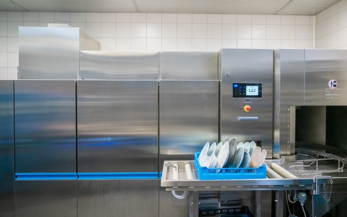 Lavastoviglie a nastro e traino M-iQ