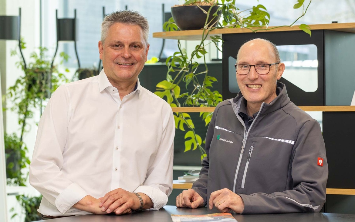 Adrian Bosch, directeur commercial chez Meiko (à gauche) et Markus Steiner, responsable du département Construction et Technique de l’Université HSG.