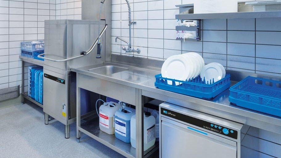 UPster Spülmaschinen in Pflegeheimen und Krankenhäuser UPster Spülmaschinen eignen sich zur thermischen Desinfektion in Pflegeheimen und Krankenhäuser