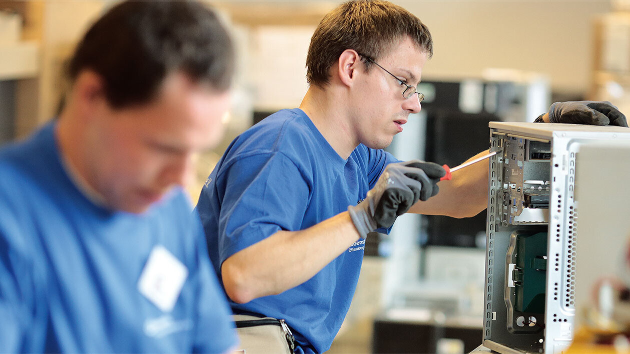 Menschen der Lebenshilfe Offenburg-Oberkirch im Arbeitsleben