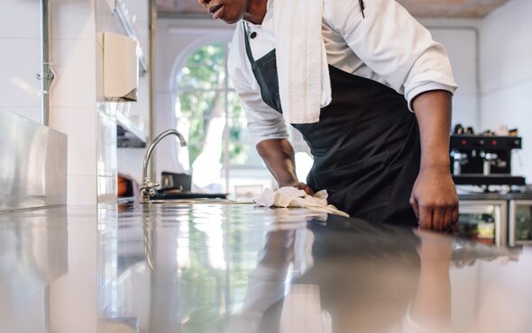 Obowiązkowe środki odkażające w gastronomii