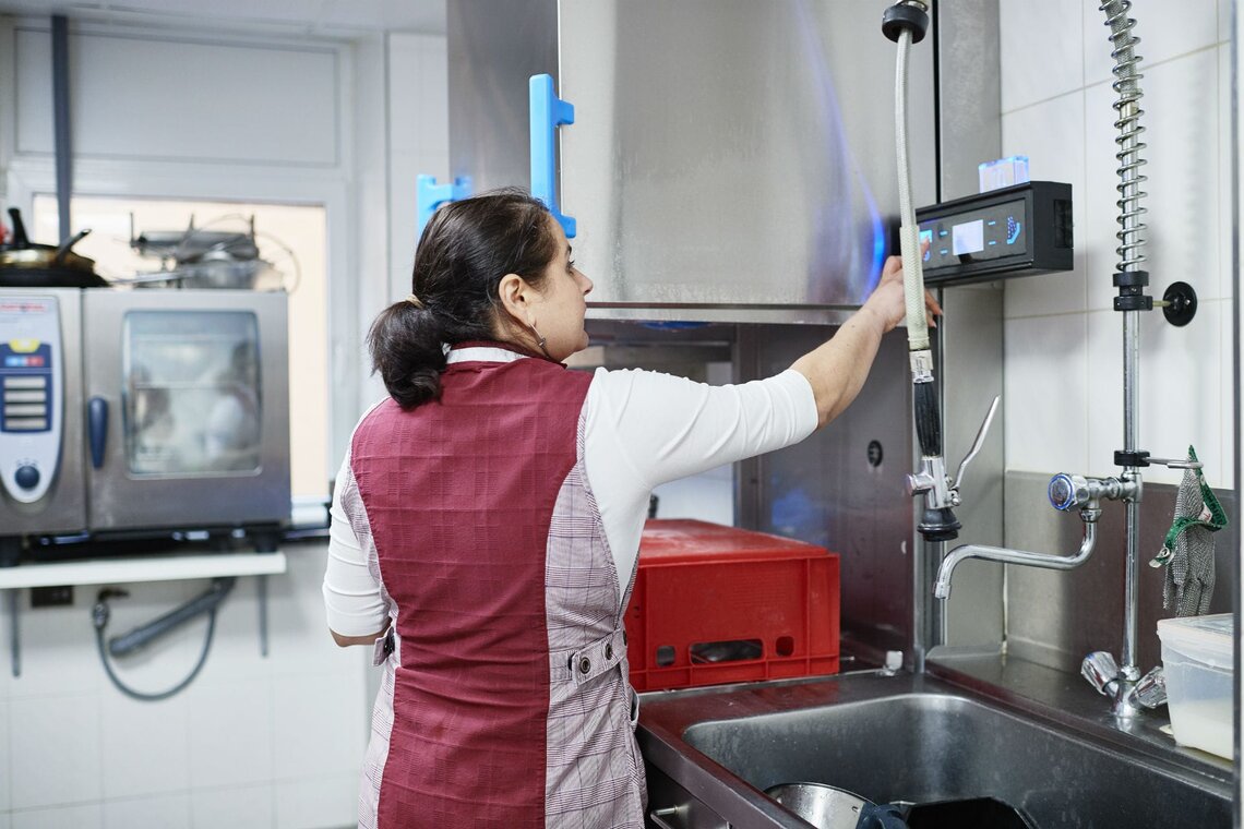 Metzgerkisten werden bei Schaufler mit M-iClean H gereinigt