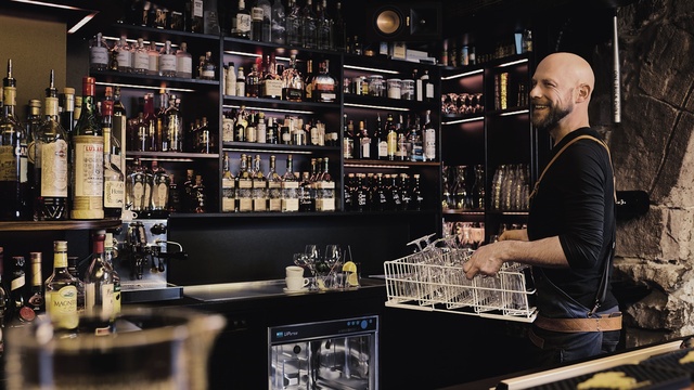 undercounter dishwasher at bar