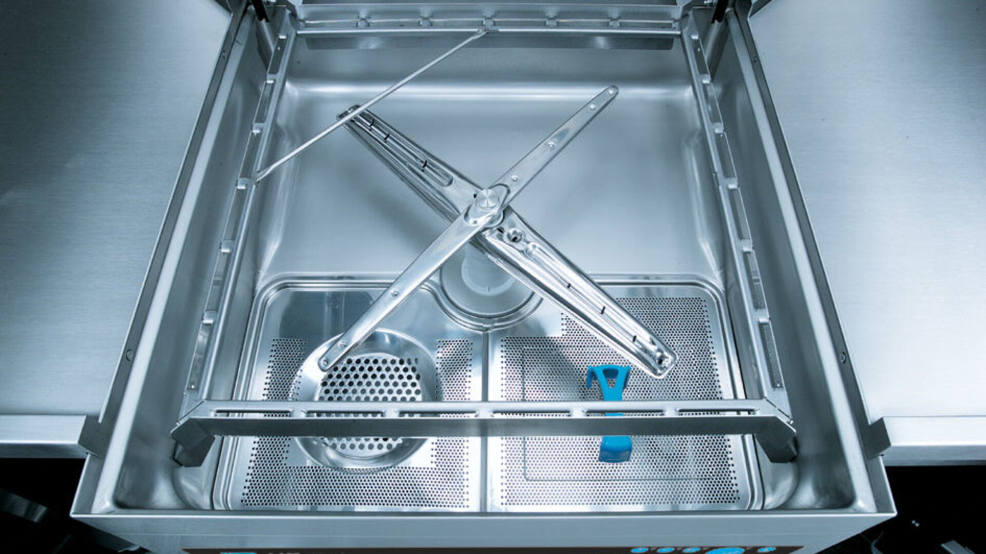 Hood type dishwashing machine wash arm