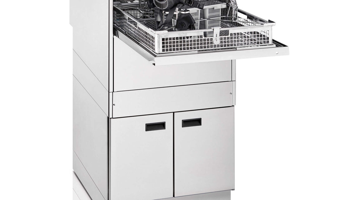 MEIKO TopClean-M mit Unterschrank für ergonomische Arbeitshöhe MEIKO TopClean-M mit Unterschrank für ergonomische Arbeitshöhe