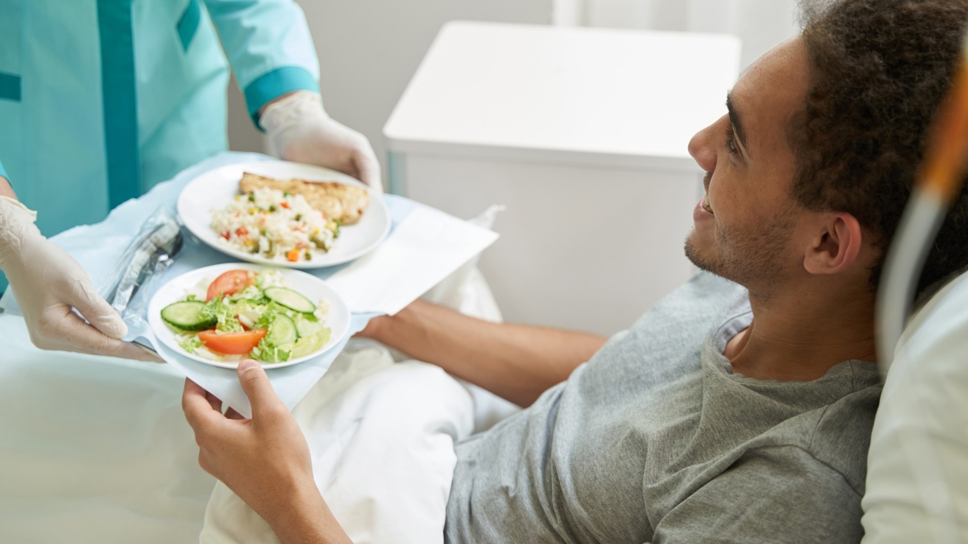 Szpital od kuchni, czyli wszystko, co trzeba wiedzieć o szpitalnym jedzeniu Szpital od kuchni, czyli wszystko, co trzeba wiedzieć o szpitalnym jedzeniu