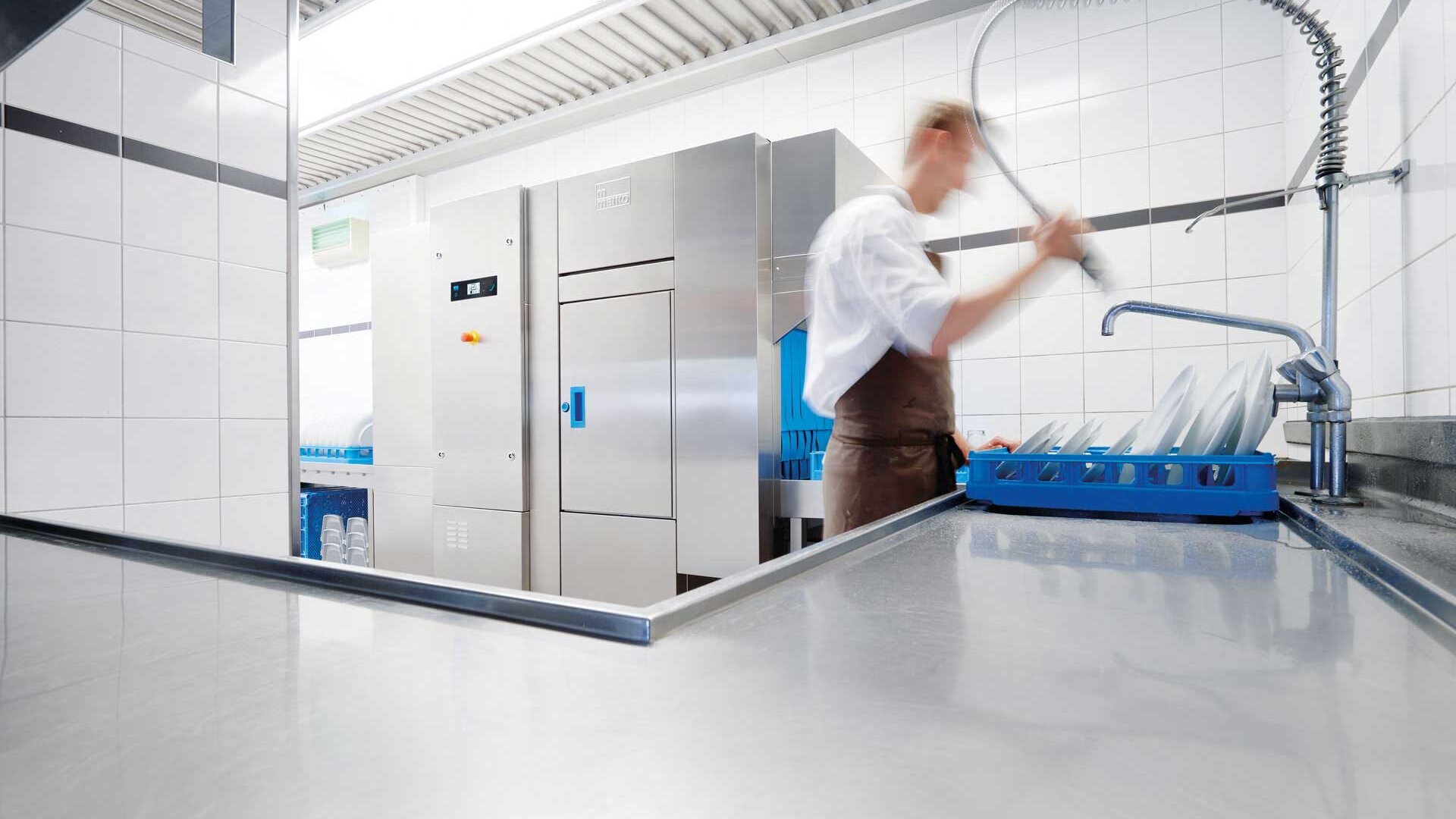 Professional dishwasher