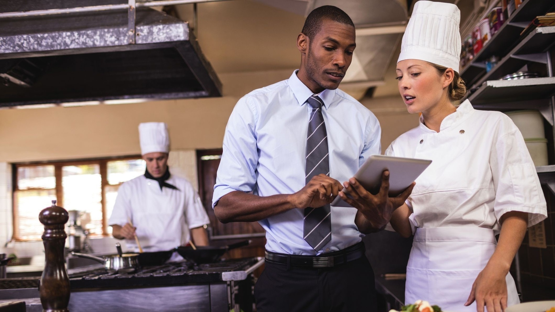 Co powinno charakteryzować dobrą restaurację hotelową?