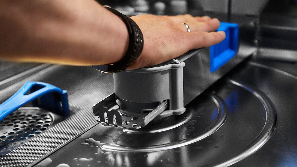 Profi-Spülmaschine mit Adapter für Flaschenkorb