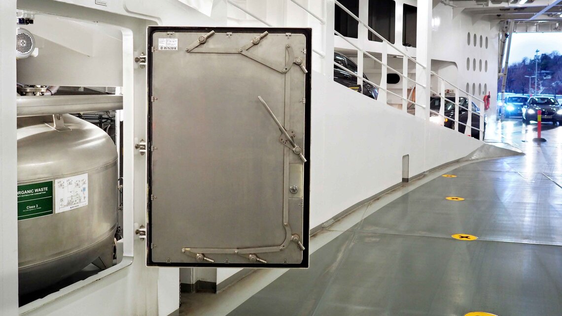 Maßgeschneiderte Tanklösung zwischen den Parkdecks