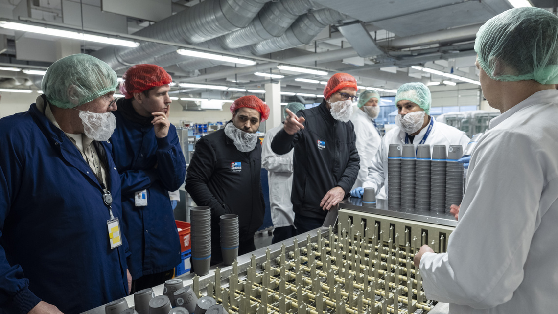 Inbetriebnahme und Übergabe an das Team Gate Gourmet durch den Meiko-Service  (Bildrechte Anders Hviid)