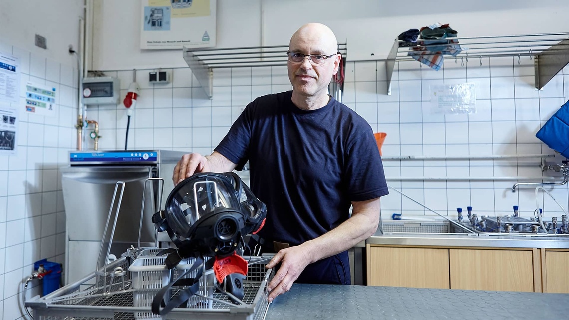 Aufbereitung der Atemschutzmasken und Lungenautomaten