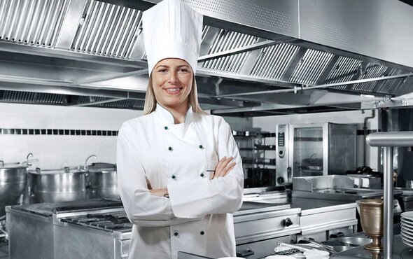 Profi-Köche setzen in der Küche auf Edelstahl