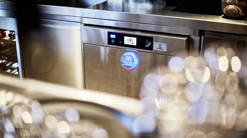 M-iClean U installé dans un bar