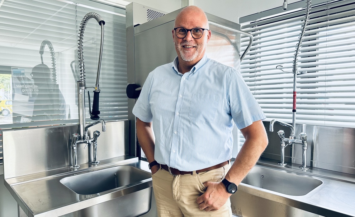 Johan Konijnenburg_projectmanager_2024_02 Johan Konijnenburg in de showroom