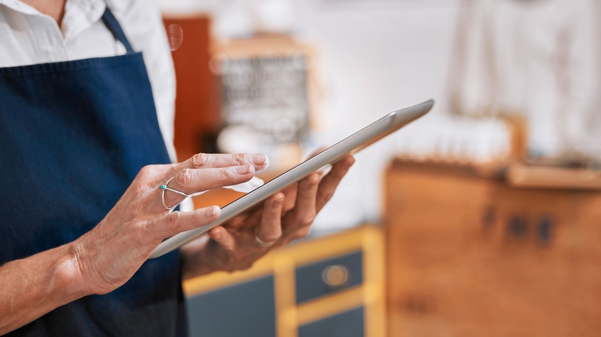 Analiza danych dotyczących średniego rachunku restauracji