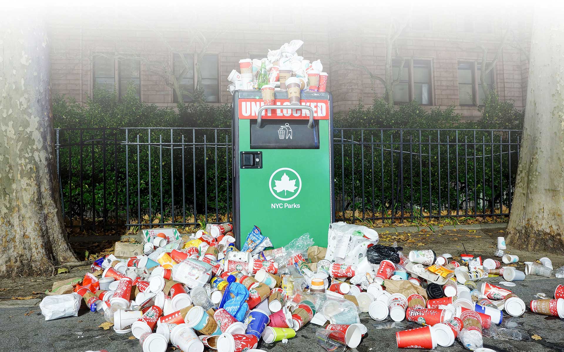 überlaufender Mülleimer